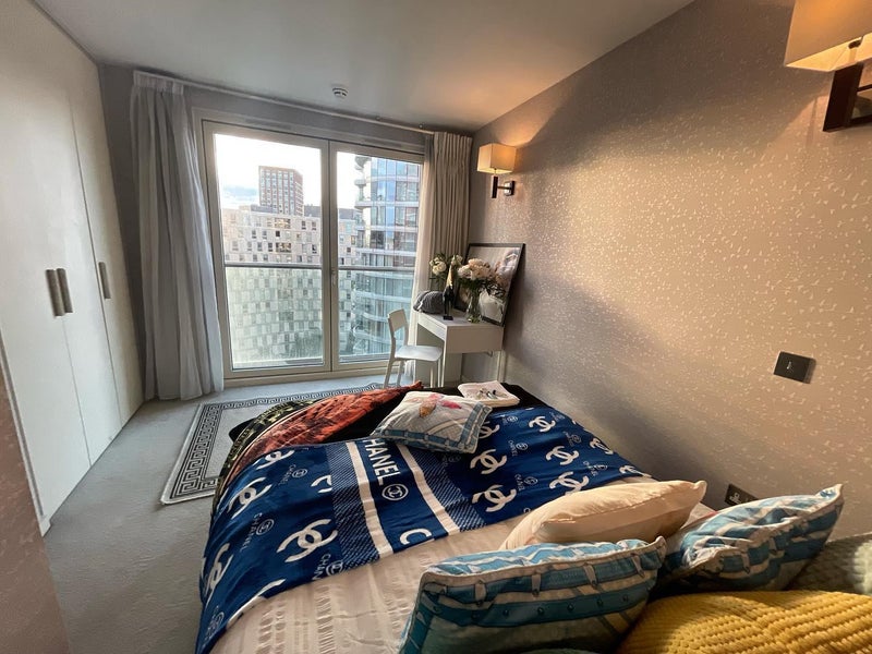Fantastic Bedroom with Balcony in Canary Wharf