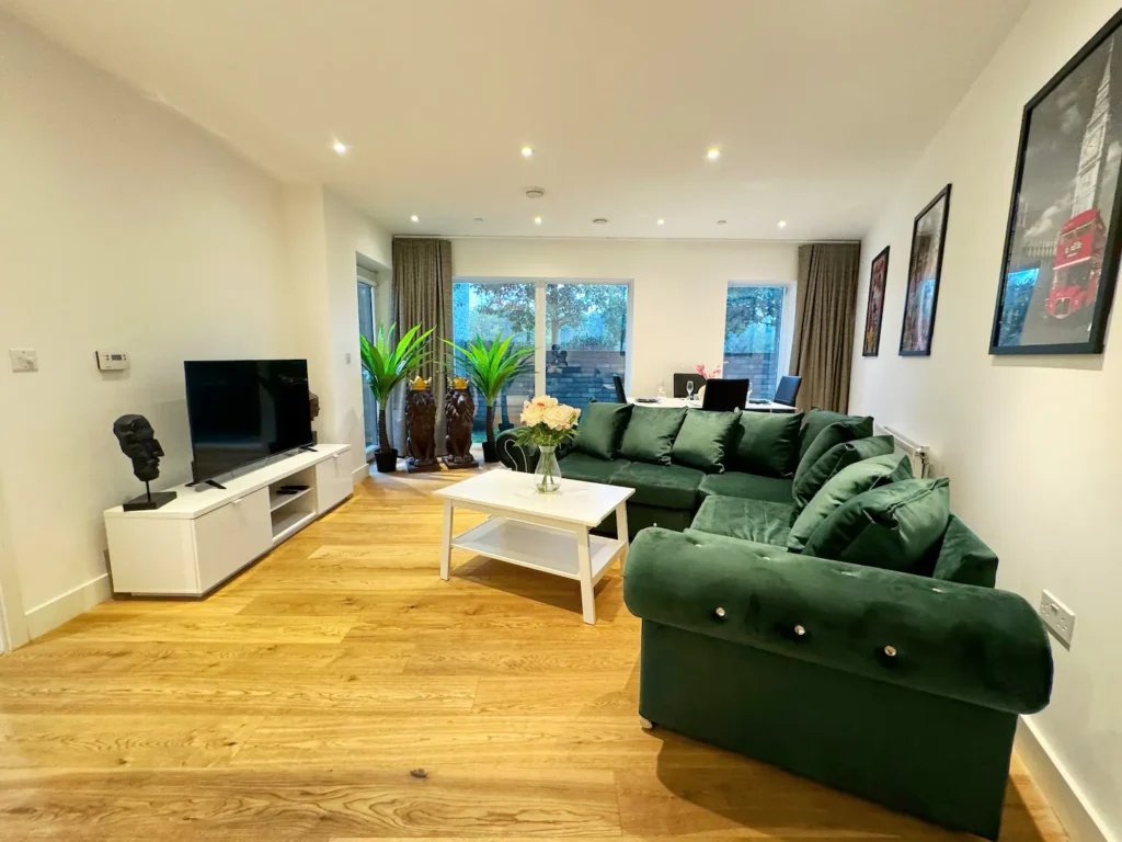 New 3 Bedroom | 3 Bathroom Property in Greenwich